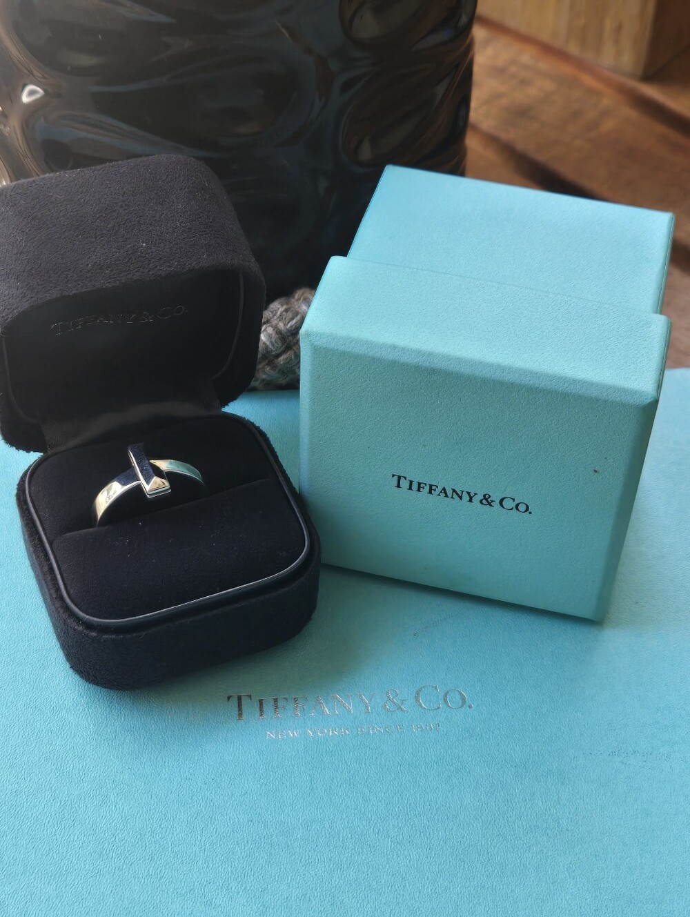 Tiffany & Co T1 White Gold au750 Ring